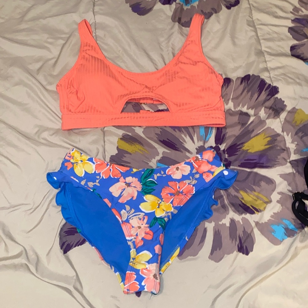 Time and Tru coral peekaboo top and multi/floral bottom